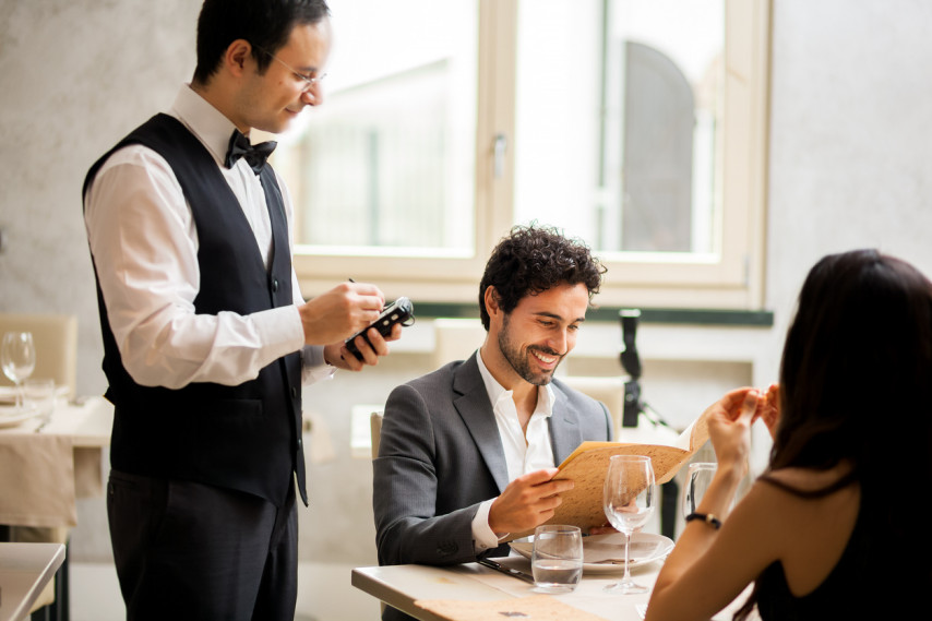 atendimento ao cliente em restaurante